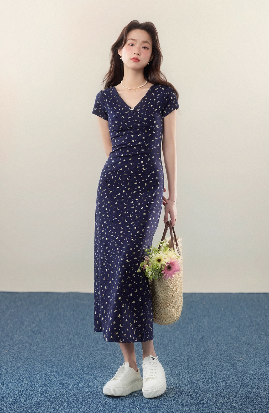 Navy blue floral slimming dress