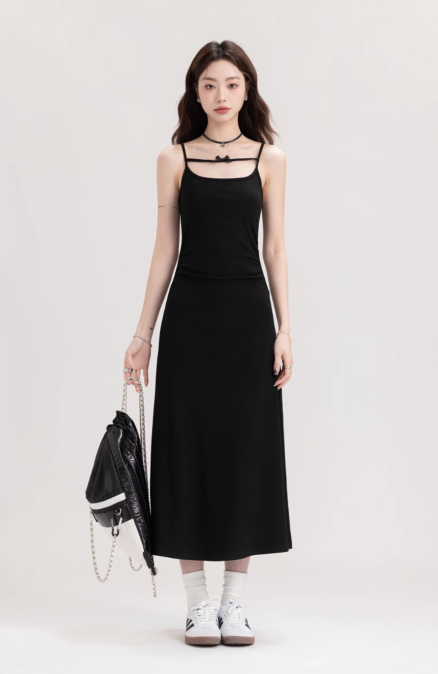 Black ribbon long sleeveless slimming dress