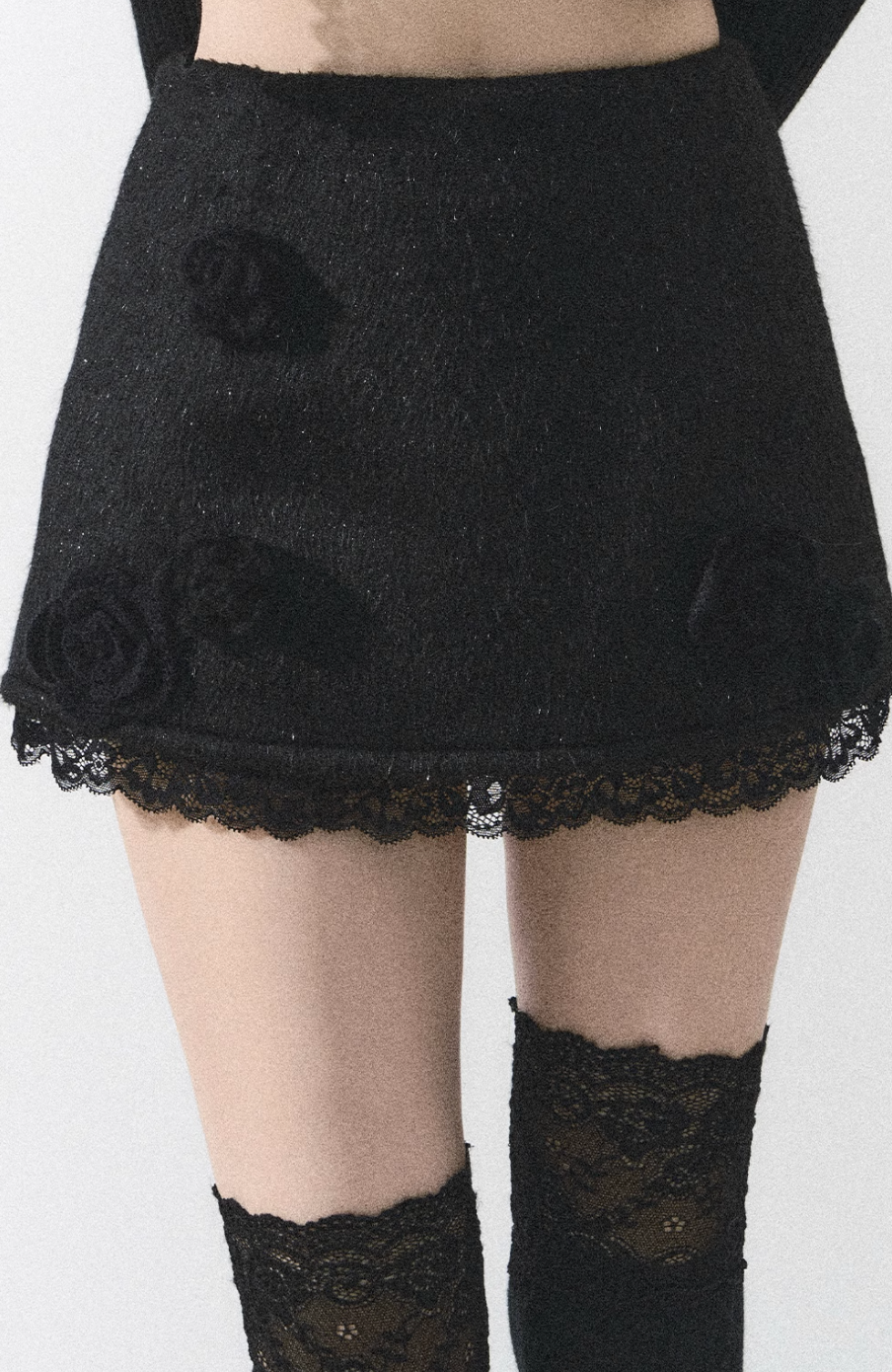 Mini skirt with flower details