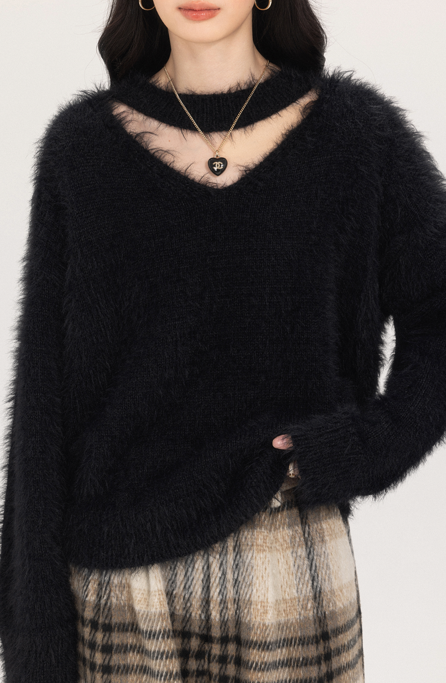 Black fake fur sweater with scarf